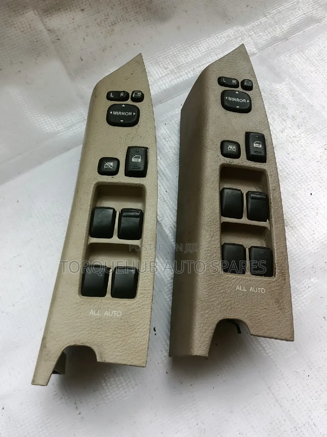 Toyota Isis Main Door Switch