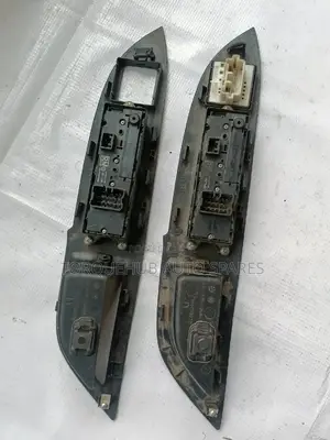 Mitsubishi Outlander/RVR 2015 Main Door Switch
