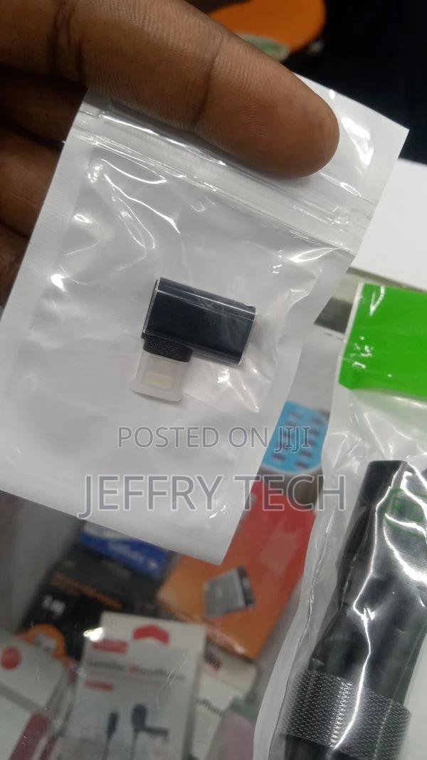 Right Angle 90degree Lightning Male to USB C Female Converte