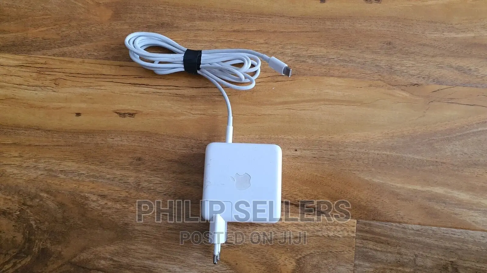 Apple 61W USB-C Macbook Pro Air US Power Adapter Charger A