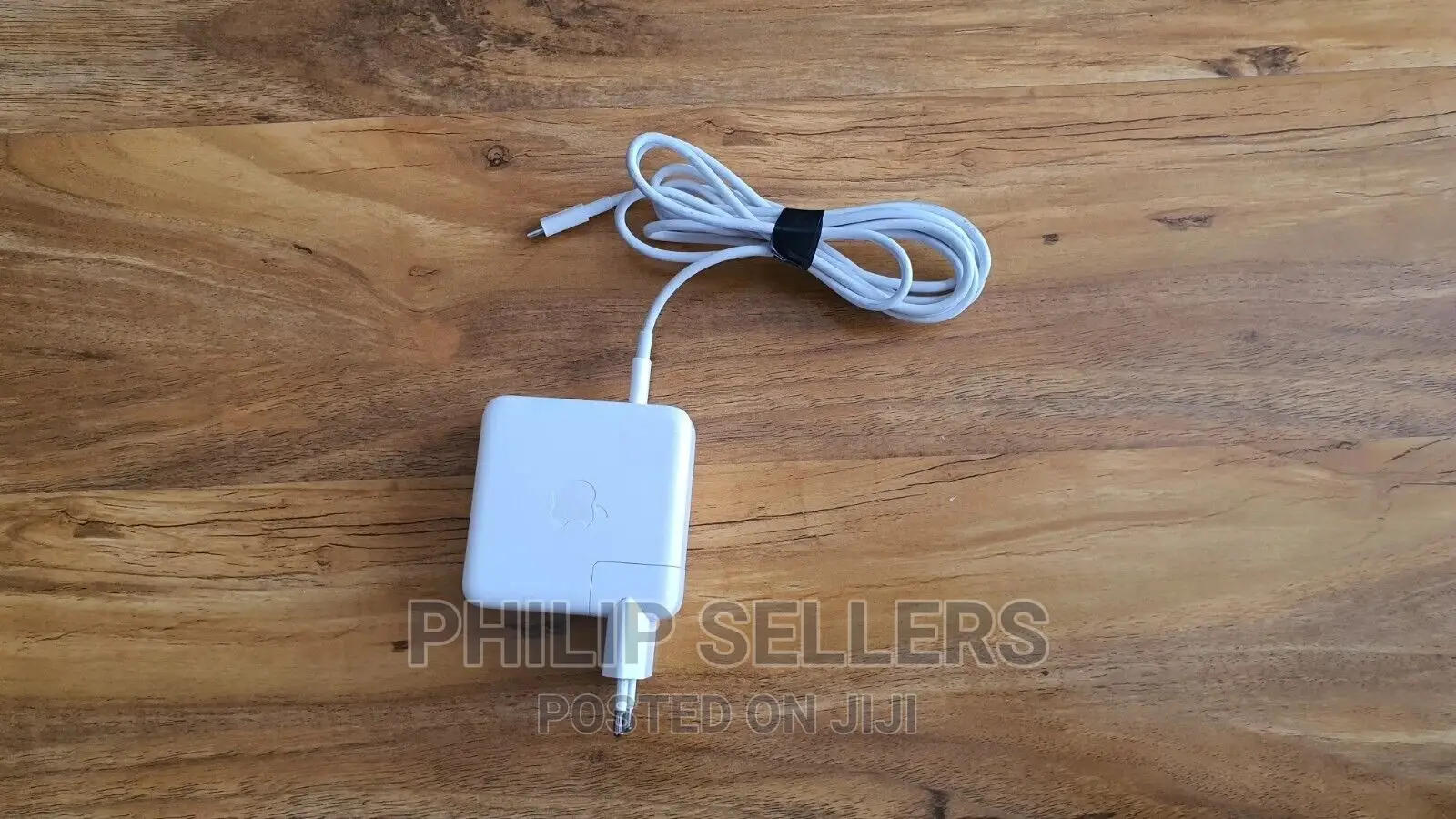 Apple 61W USB-C Macbook Pro Air US Power Adapter Charger A