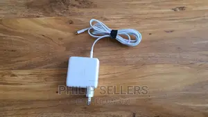 Apple 61W USB-C Macbook Pro Air US Power Adapter Charger A