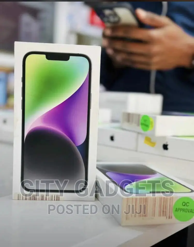 New Apple iPhone 14 128 GB Yellow