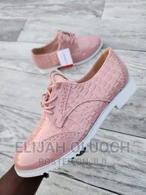 Whitesole Brogues