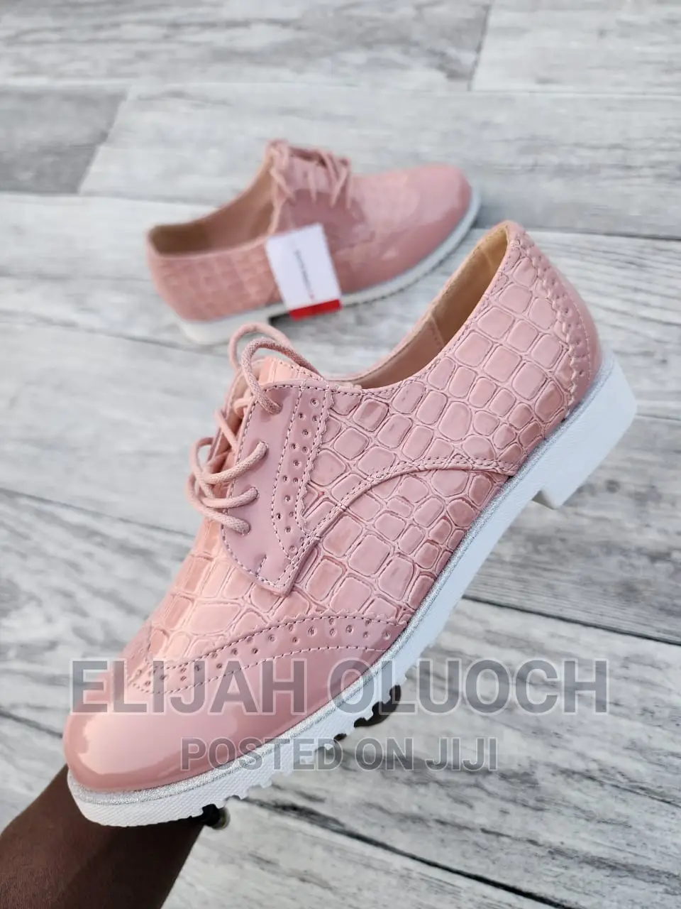 Whitesole Brogues