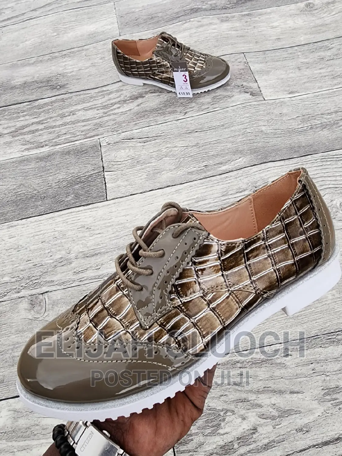 Whitesole Brogues