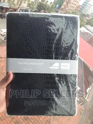 Quality: Crafted With Durable Rubberized Plastic and PU Leat