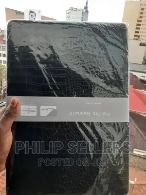 Quality: Crafted With Durable Rubberized Plastic and PU Leat