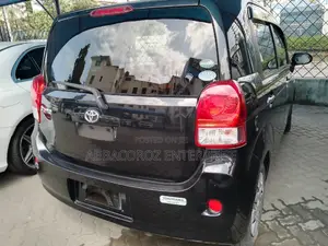 Toyota Porte 2016 Black