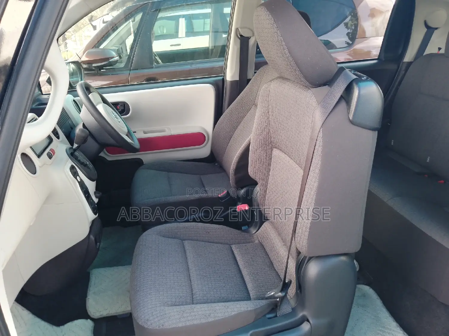 Toyota Porte 2016 Black