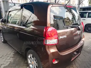 Toyota Porte 2016 Brown