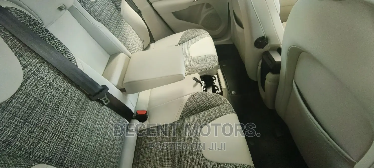 Volvo V40 2017 Blue