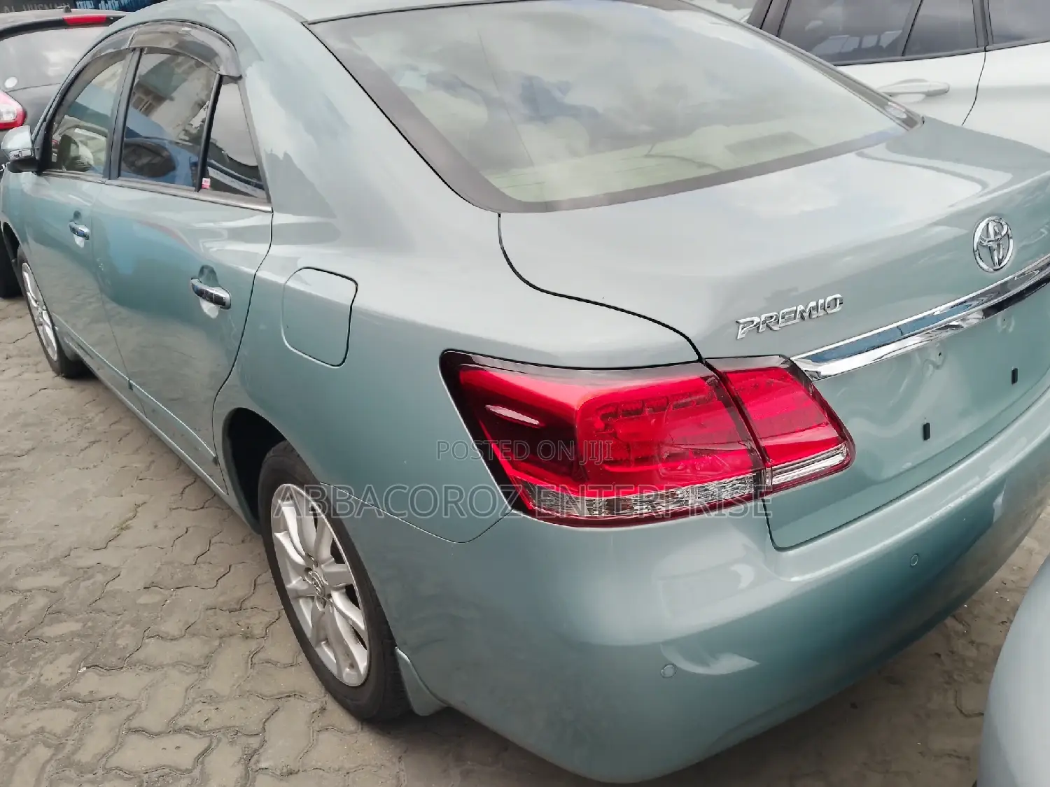 Toyota Premio 2018 Green