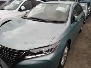 Toyota Premio 2018 Green