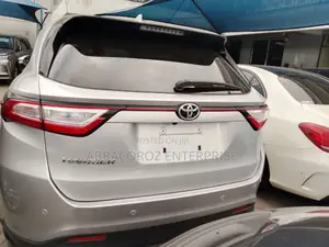Toyota Harrier 2018 Gold