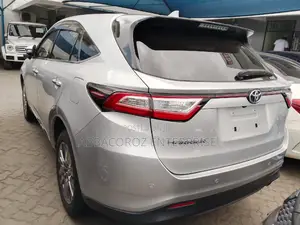 Toyota Harrier 2018 Gold