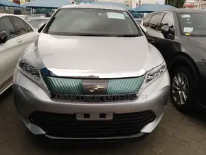 Toyota Harrier 2018 Gold