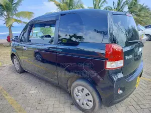 Toyota Porte 2015 Black