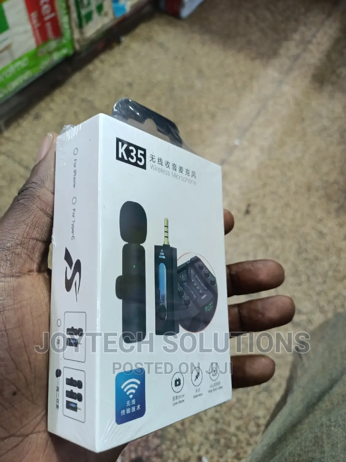 Wireless Lavalier Microphone. Camera Phone