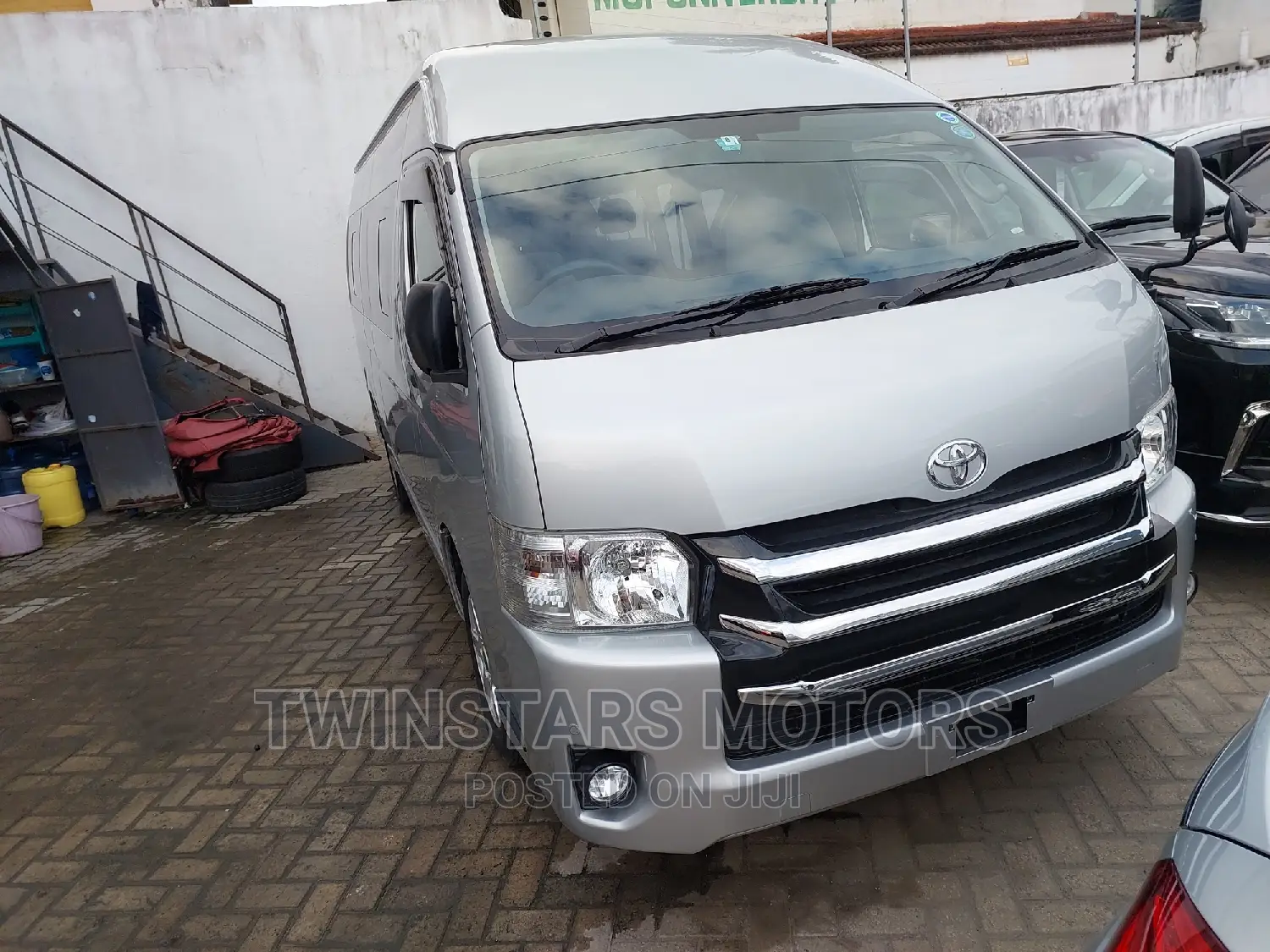 Toyota HiAce 2017 Beige