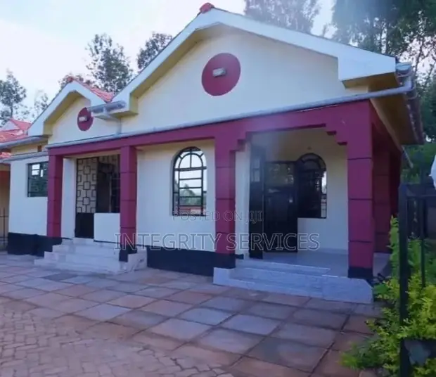 3bdrm Bungalow in Pigeon Estate, Kenyatta Road / Theta for sale