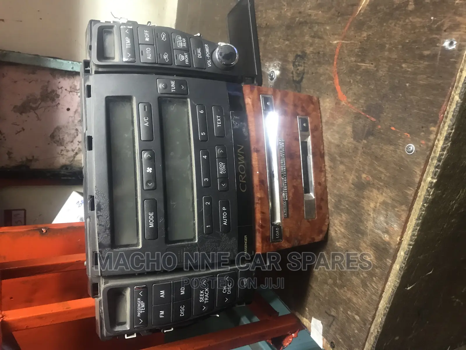 Toyota Crown Royal 2015 Radio Unit