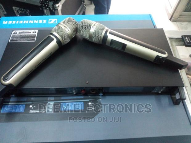 Skm9000 Professional Wireless Microphone- 200 Meters
