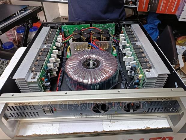 Yamaha Power Amplifier P7000S - thumbnail 2