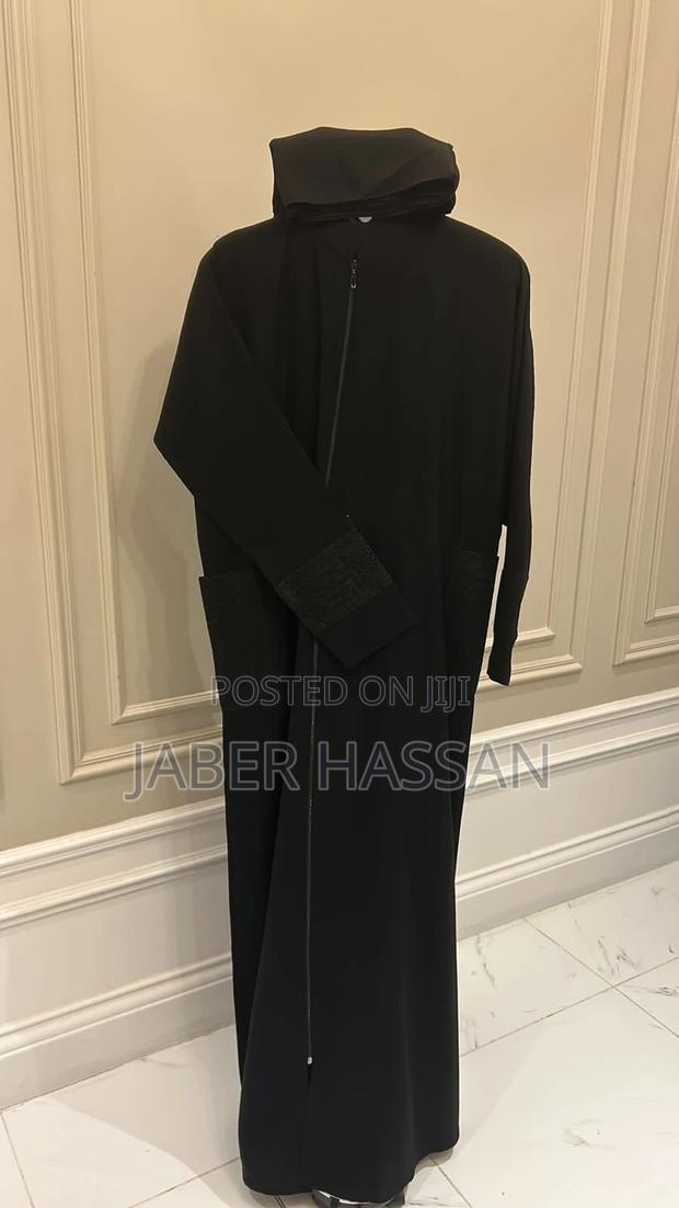 An Elegant Abaya - thumbnail 3