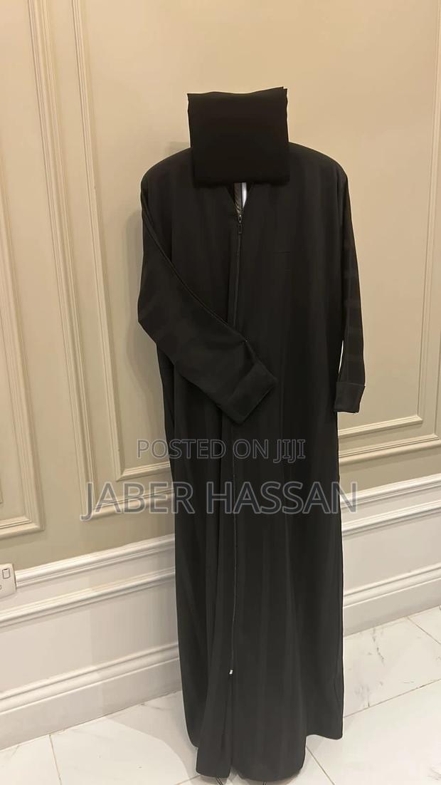 An Elegant Abaya - thumbnail 4