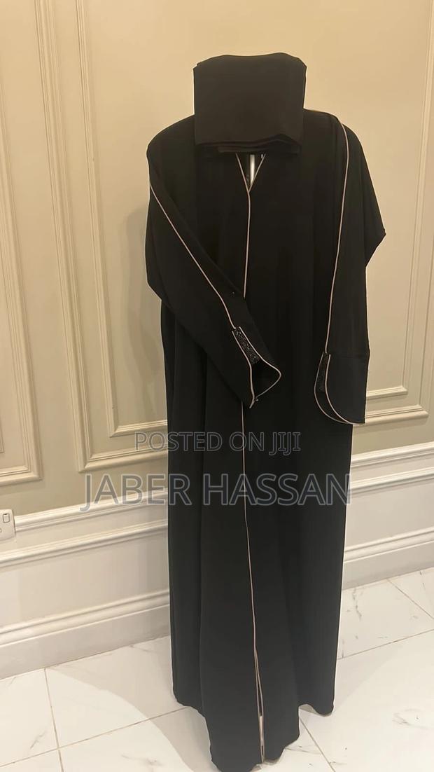 An Elegant Abaya - thumbnail 2