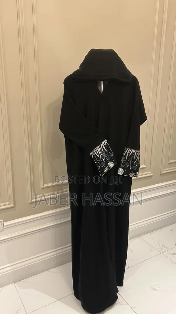 An Elegant Abaya - thumbnail 6