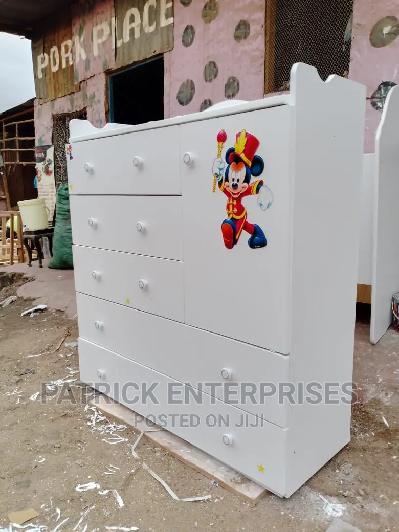 Morden MDF Chest of Drawers 4 by 4 Fitts