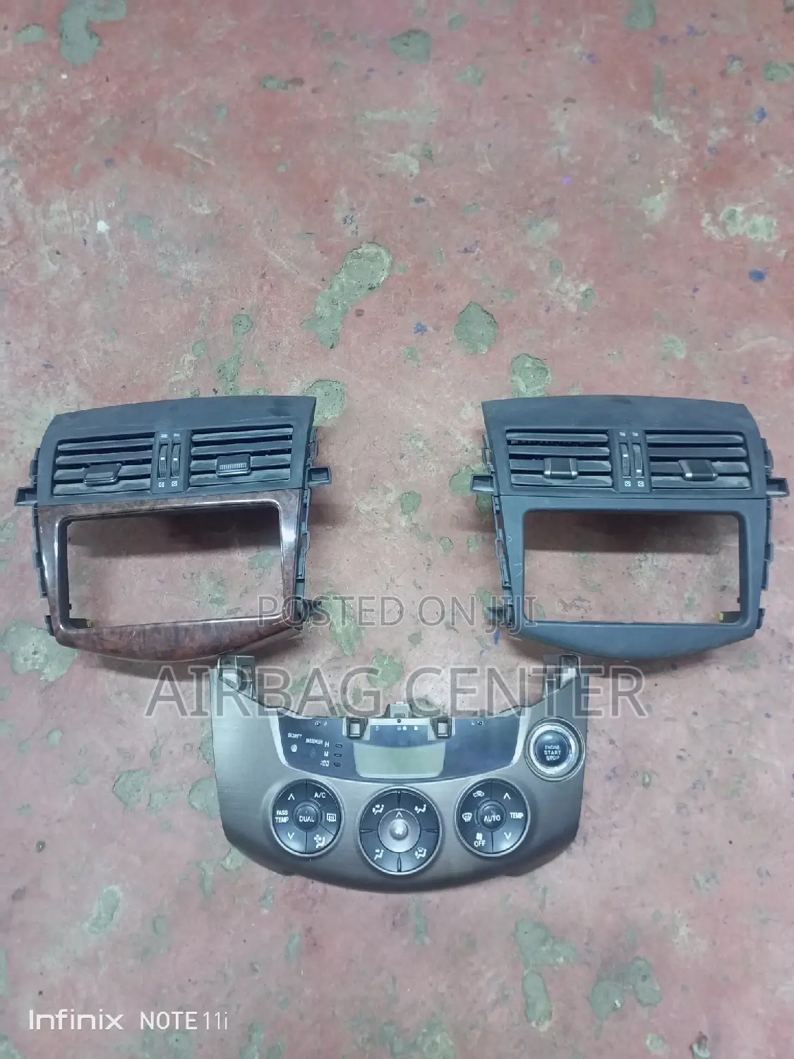 Vanguard Ac Control,Air Vents and Radio Console