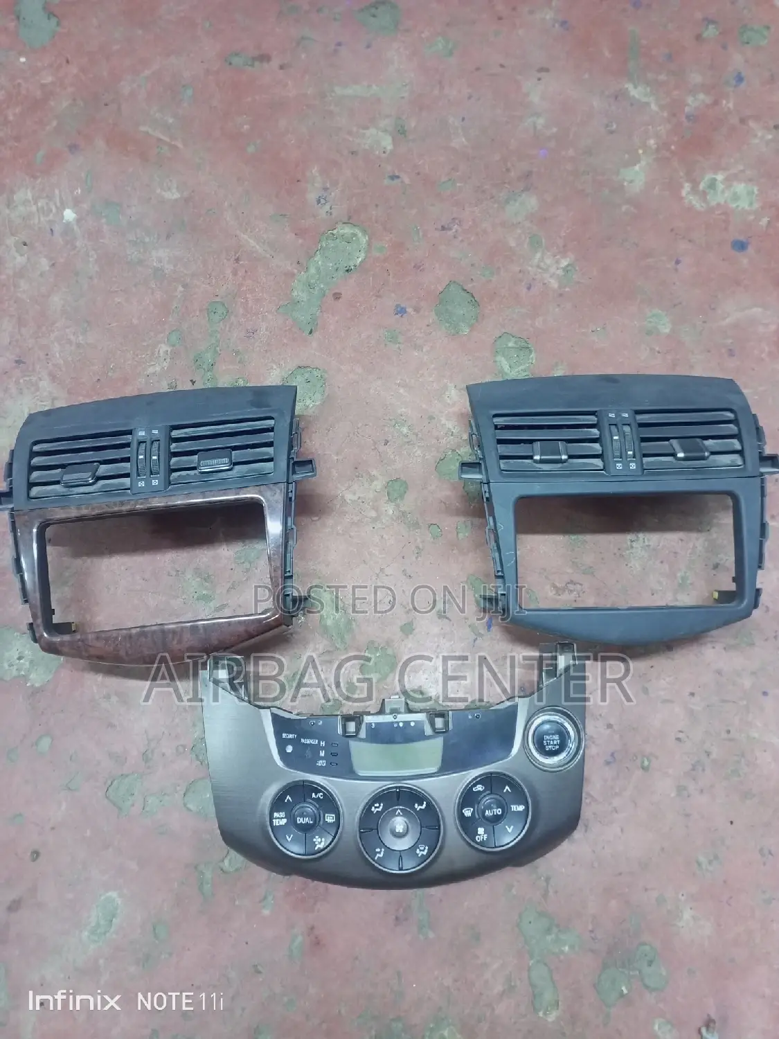 Vanguard Ac Control,Air Vents and Radio Console