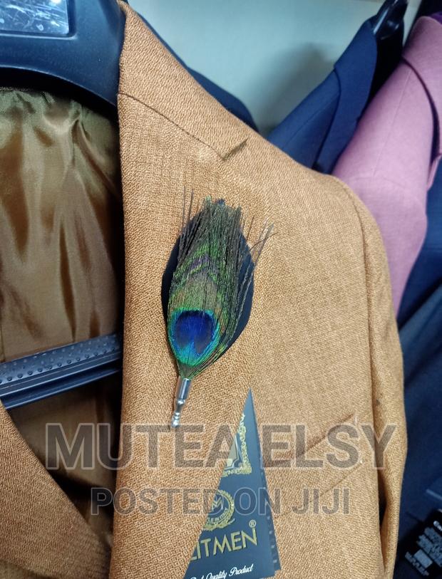 Black Lapel Feathers Pins. - main view