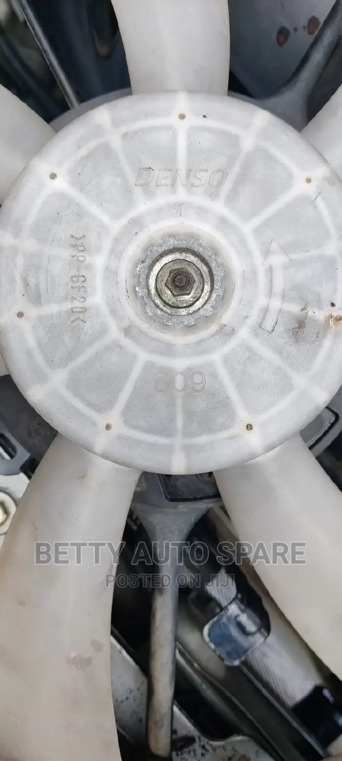 Toyota Vitz Motor and Blade