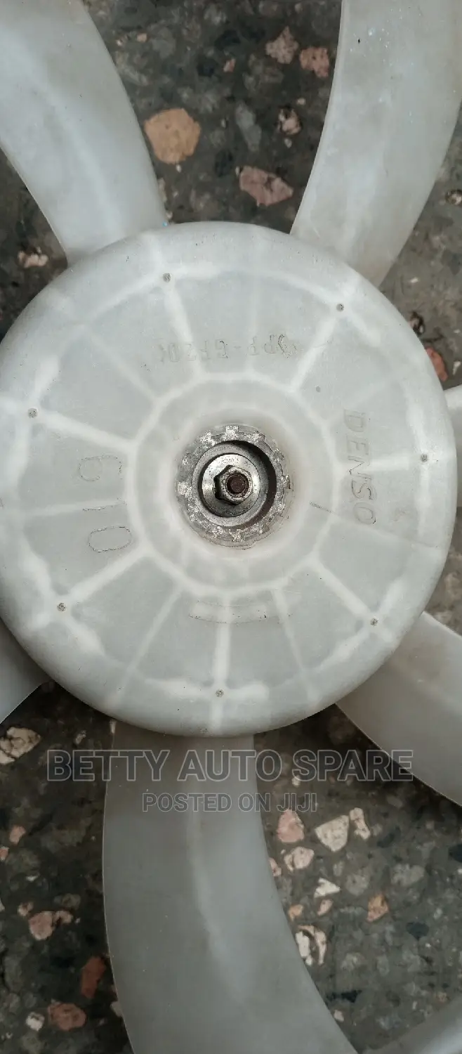 Toyota Vitz Motor and Blade