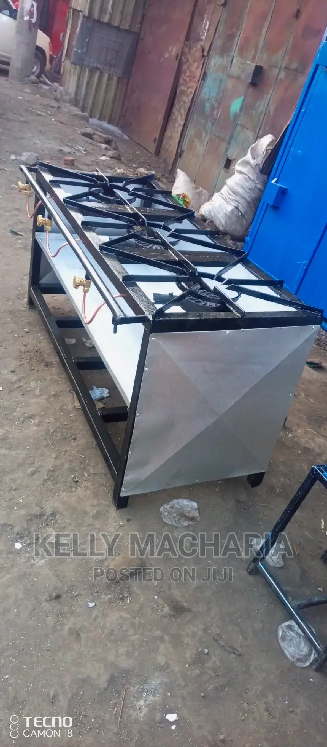 Closed Three Burner Gas Grill Jikos