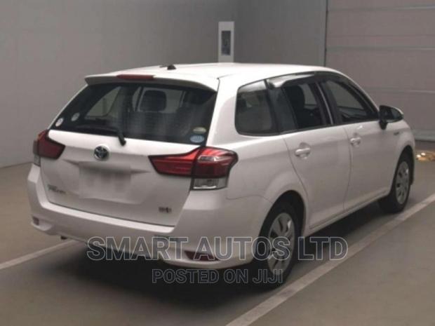 Toyota Corolla Fielder 2016 White - thumbnail 2