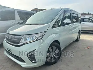 Honda Stepwgn 2016 Green