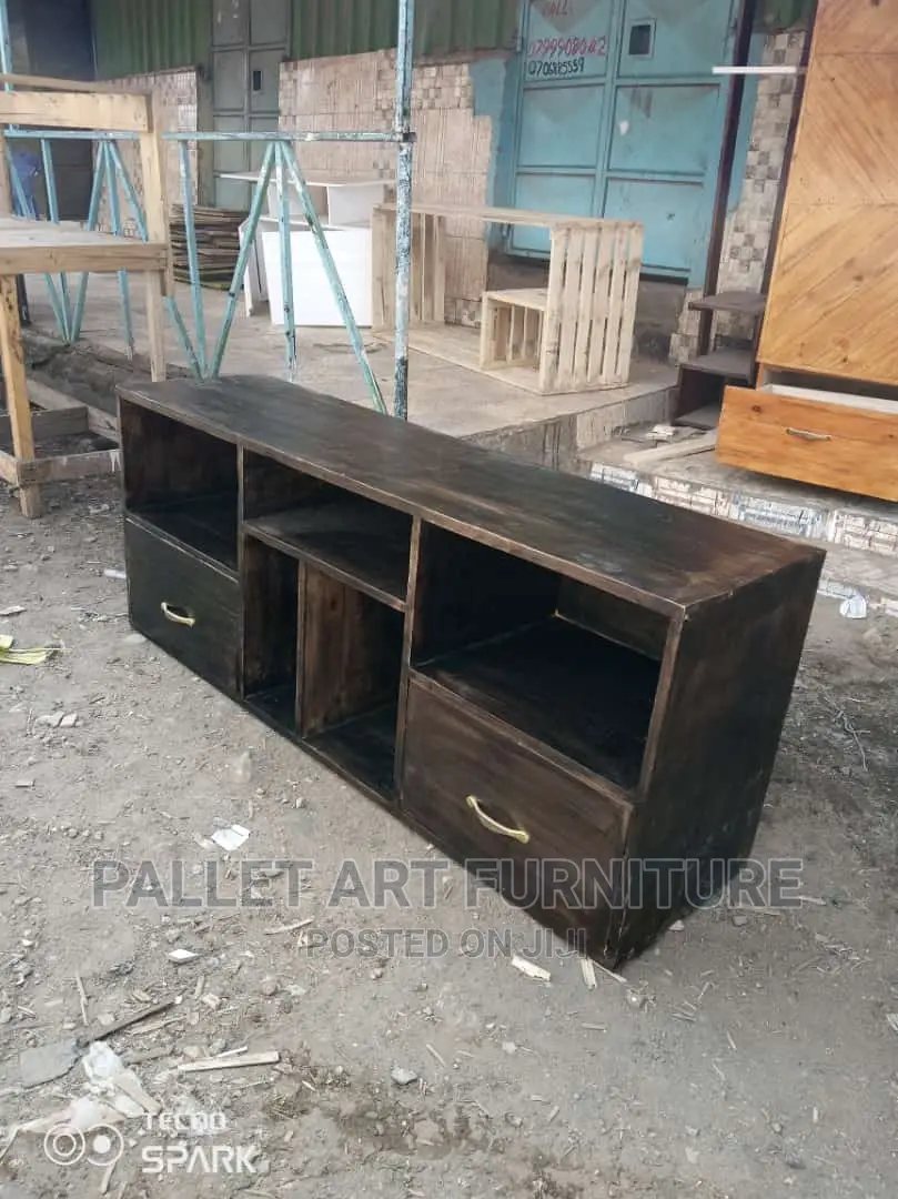 Pallet Tv Stand