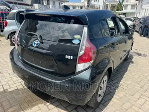 Toyota Aqua 2016 Black