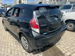 Toyota Aqua 2016 Black