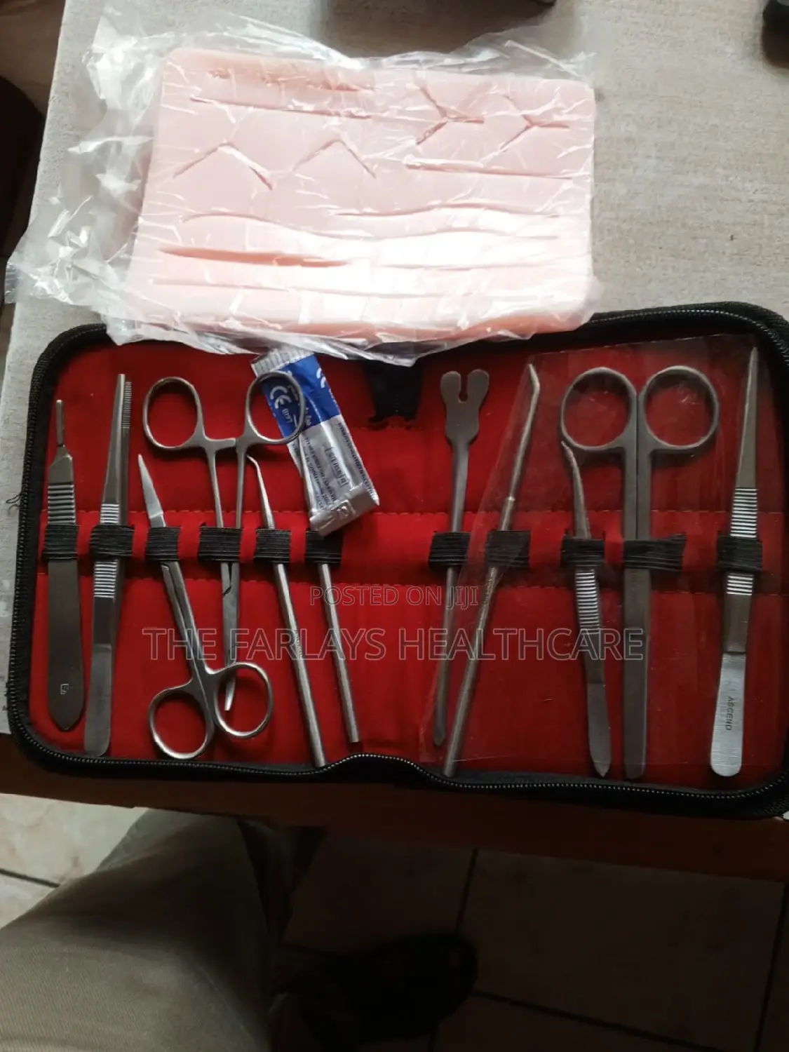 Dissecting Set.