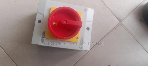 32A Isolater