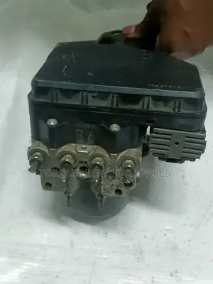 Toyota Vanguard 2010 (B6) ABS Module