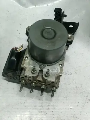 Toyota Vanguard 2010 (B6) ABS Module