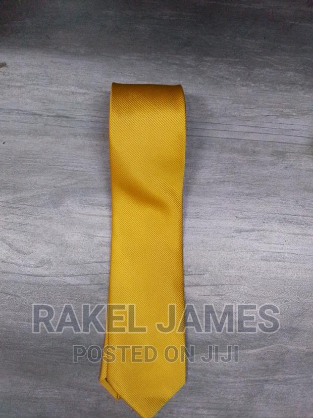 Mastered Gold Tie With Pocket Square - thumbnail 2