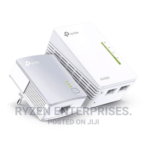 Tp-Link 300mbps AV600 Powerline Wi-Fi Kit - TL-WPA4220 KIT